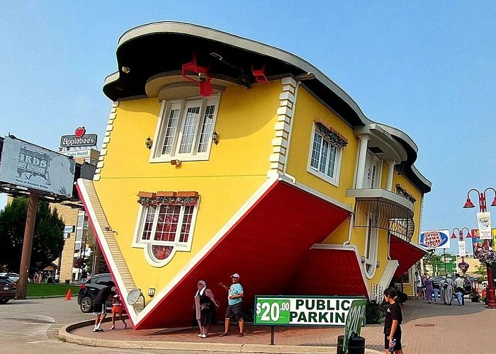 トロント旅行で定番の観光スポット「ナイアガラの滝」とカラフルでポップな街クリフトンヒル - TRAVEL PLUS