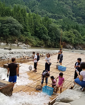 夏の風物詩 やな体験と川遊び 岐阜の自然を満喫しよう 🌊 –