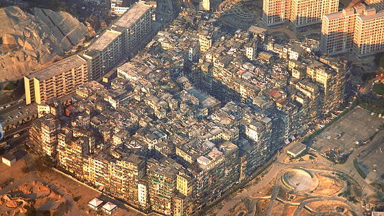 在りし日の九龍城砦とそのスラム街に住む人々の様子がわかる画像カラパイア