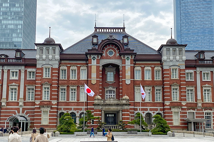 東京駅内で、創建当時の構造煉瓦が見学できる場所 - Riru