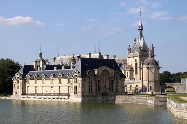 買ったらいくら？ 実際に購入できるフランスの「お城」の物件いろいろ : らばQ