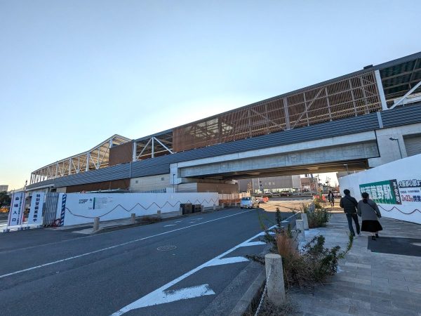 箕面市立箕面萱野駅前交通広場 箕面市