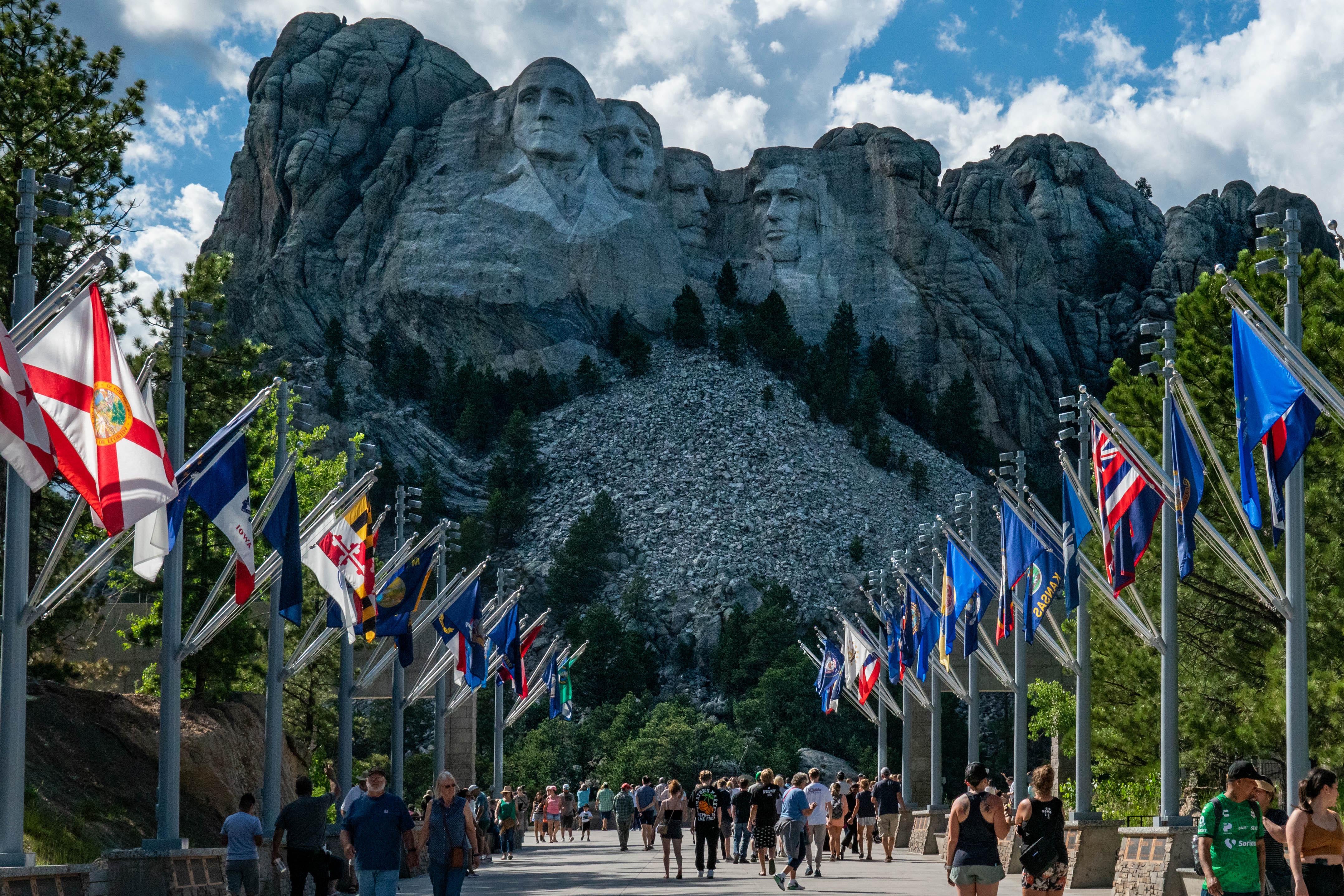マウントラシュモアとバッドランズ国立公園！サウスダコタ州の見どころ９選！ブラックヒルズでアメリカを感じる旅 –Tabindo！人とはちょっと違うアメリカ旅行
