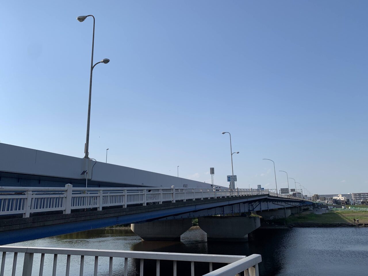 第一京浜-多摩川を超える六郷橋デフよん