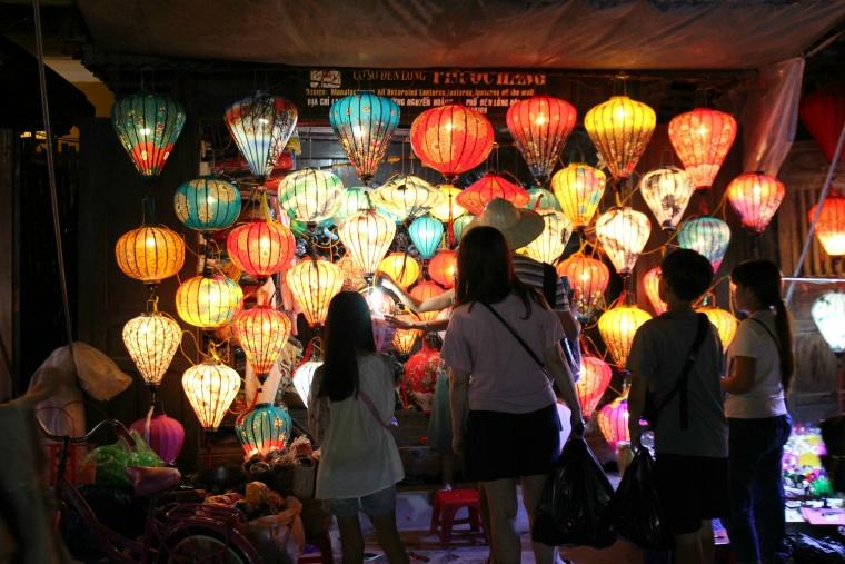 ホイアンナイトマーケット体験記～場所や時間を詳しく解説タビスパ