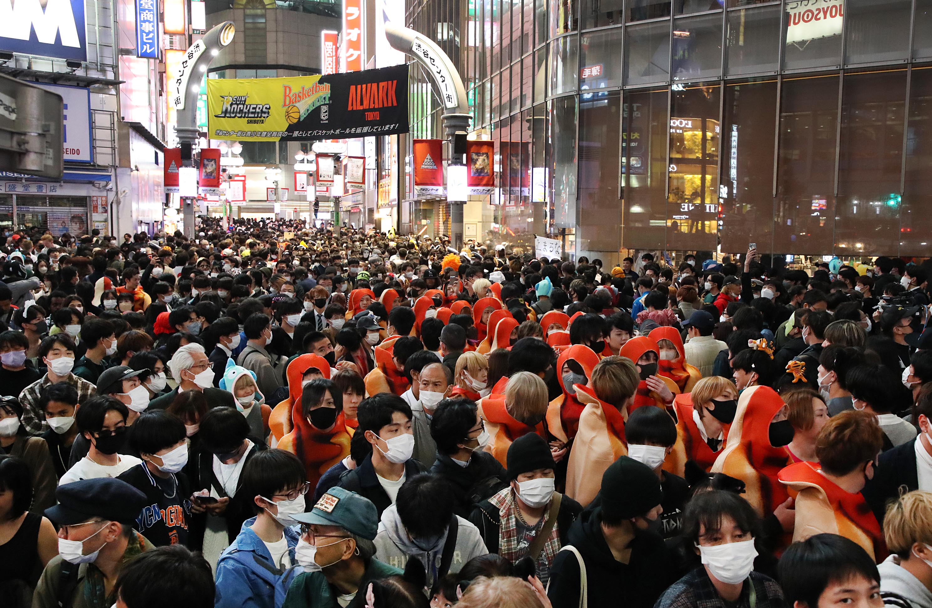 韓国・ソウル梨泰院雑踏事故 渋谷のハロウィーンは ネット上「警察に感謝」「DJポリスのおかげ」 - スポニチ