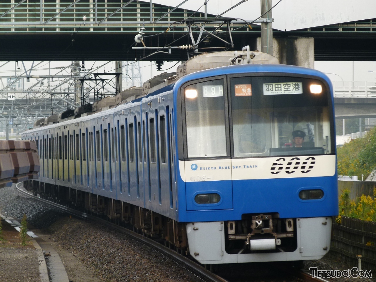 ロゴマークは飛行機のプロペラ!? ドイツの高級車メーカー BMWの壮大な歴史とはVAGUE ヴァーグ-2