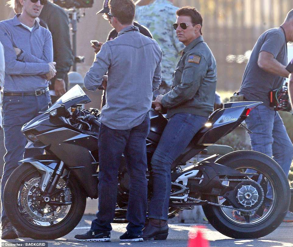 fu_yu_808 さんリクエストありがとうございます！！ バイクむずいですねートップガントムクルーズトップガンマーヴェリックtopgunTopGunMaverickTomCruiseイラストゆるいイラストイラストレーター絵師絵絵描き一日一絵1日1絵映画イラスト