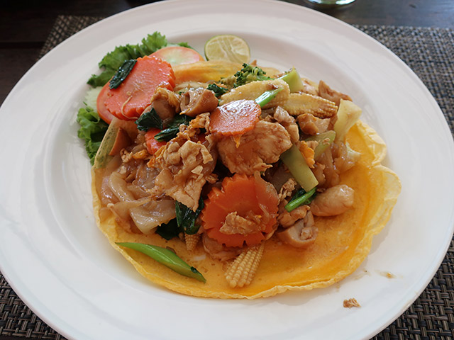 パトンビーチで美味しいタイ料理ランチ♪インスタ映えするパッシーユ - マサブログ