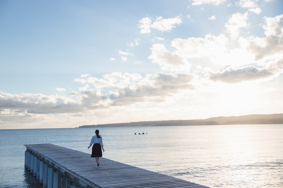 不思議な桟橋での夕日を楽しむ旅