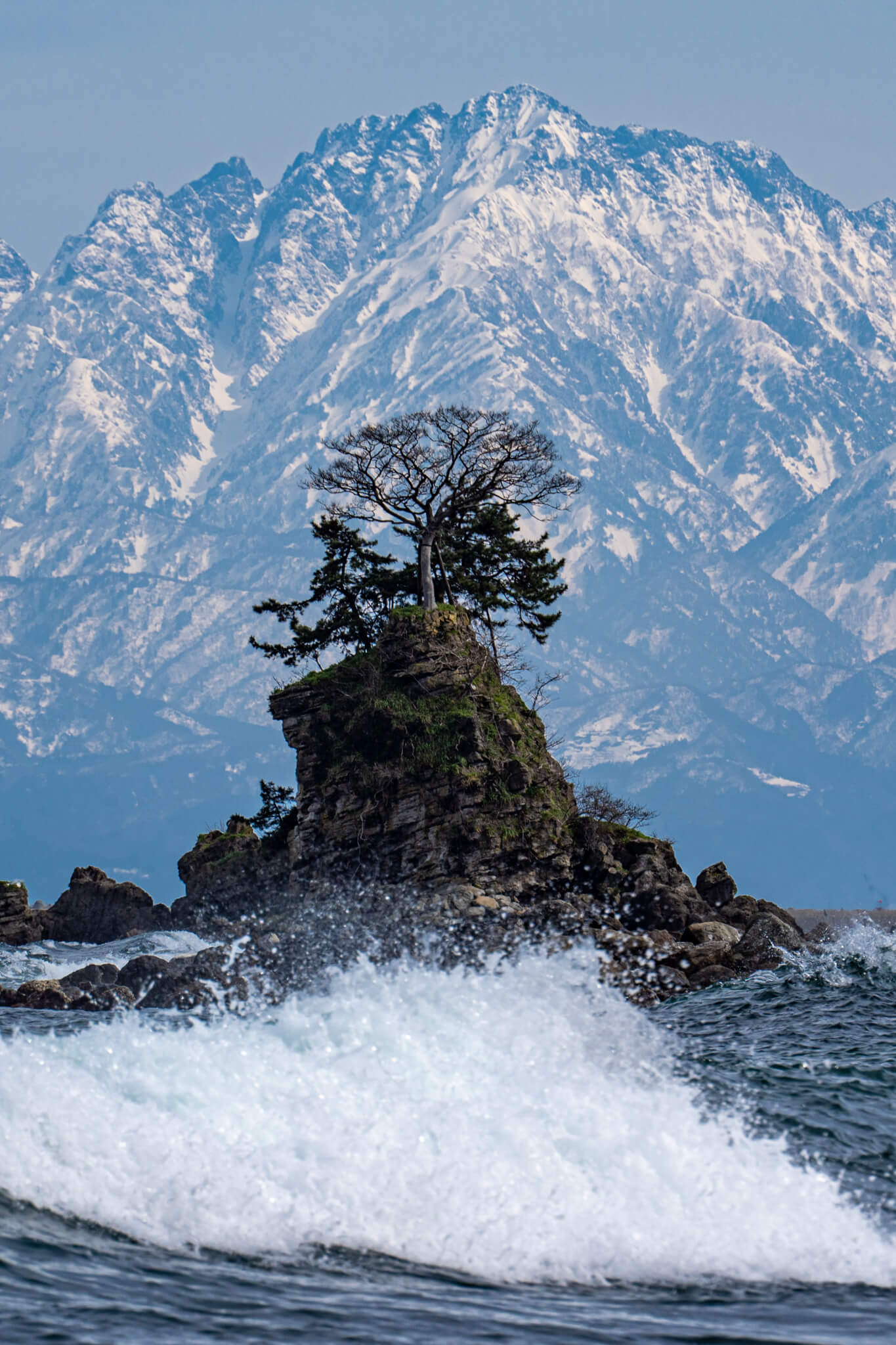 晴れの日の雨晴海岸は美しかった❄️☀️雨晴海岸雨晴駅雪白川郷立山連峰富山toyamaamaharashiTikTok