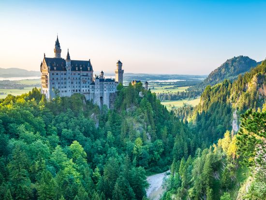 ミュンヘン発ノイシュヴァンシュタイン城ツアー2025＋リンダーホーフ城