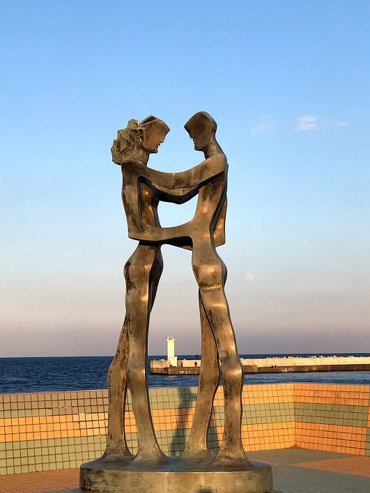 琵琶湖「BIWAKO」モニュメント - 株式会社ミイダスベース