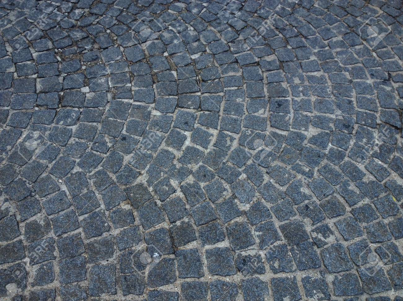 石畳の通りの美しいパリ フランス - パリのストックフォトや画像を多数ご用意 -