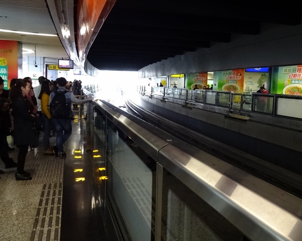 重慶行きの飛行機・格安航空券・LCC¥30,620～ 海外航空券の検索・比較・予約スカイチケット