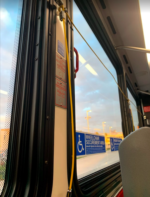 日本と海外のバスの違いは？外観や内観の違いを紹介 - JapanBusNet ジャパンバスネット