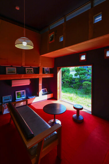 異端の建築家・渡邊洋治の最晩年の傑作「斜めの家」に泊まって学ぶガイド付き内覧会 -casa