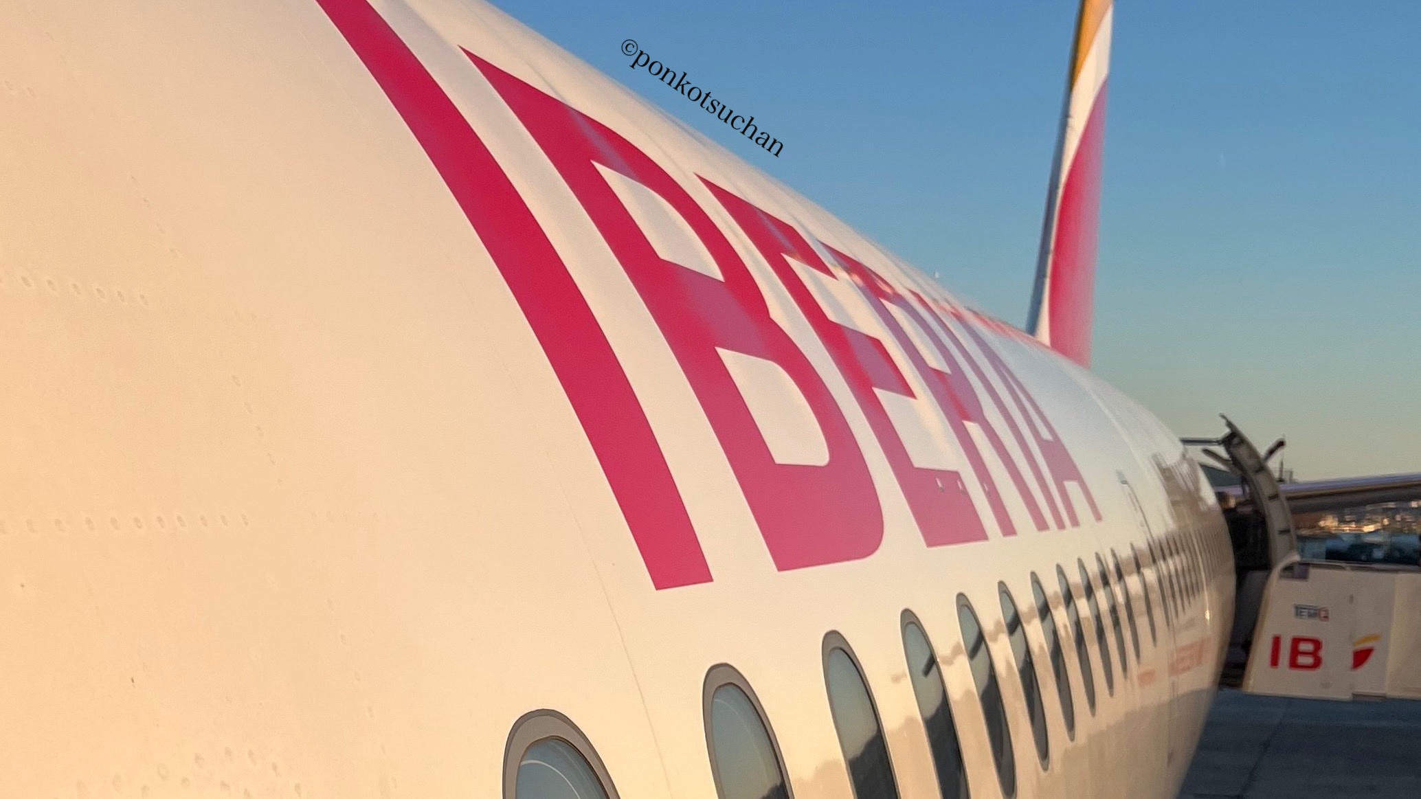 マドリード・バラハス空港から市内へのベストなアクセスは？ – バス地下鉄鉄道タクシー送迎 比較