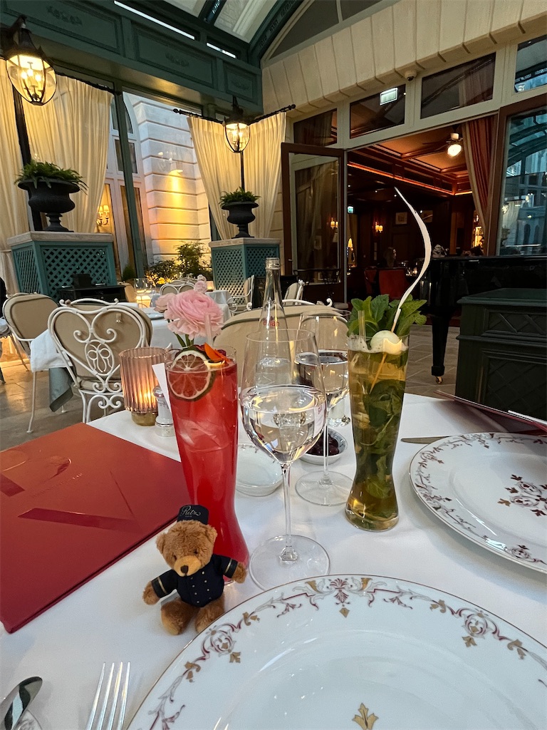 □ オテル リッツ パリ「レスパドン」へ関谷江里の京都暮らし 時々パリ