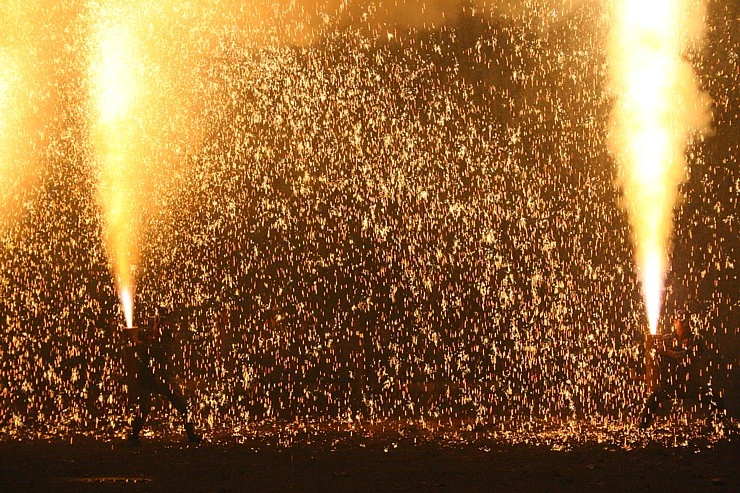 豊橋支部 桟敷で見る 豊橋祇園花火大会