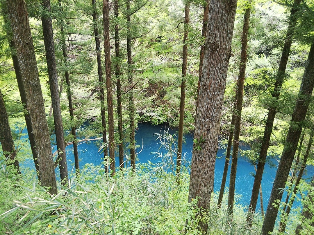 四万ブルーが美しい!!群馬県の四万の甌穴、桃太郎の滝トリドリ