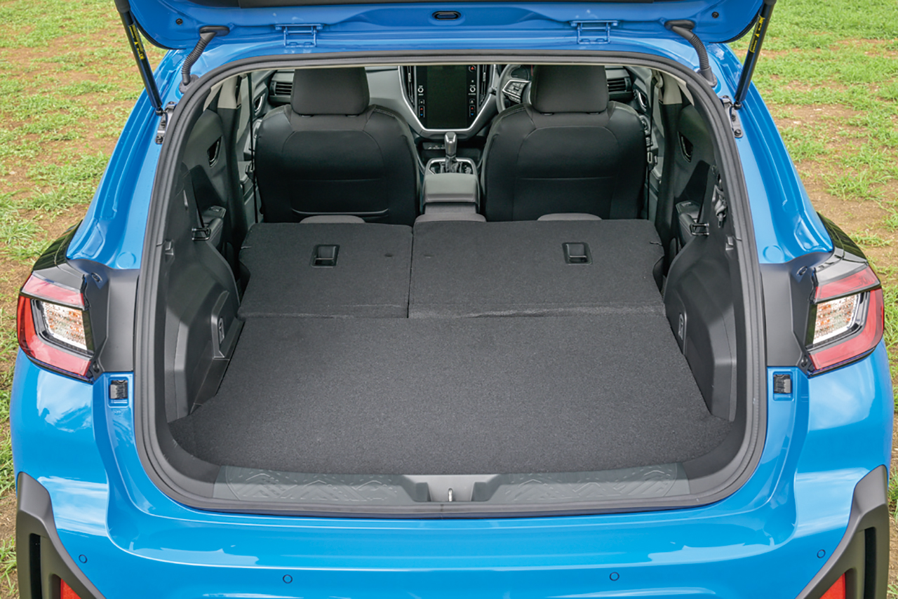 クロストレックの内装はどのような感じ？インテリアや収納をチェック 2023年～現行モデル│ 内装・使い勝手なら オートナビガイド