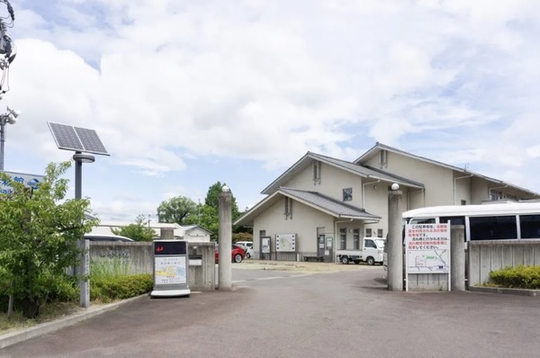 四季彩館 やわた流れ橋交流プラザ - モモヤマトルの丘