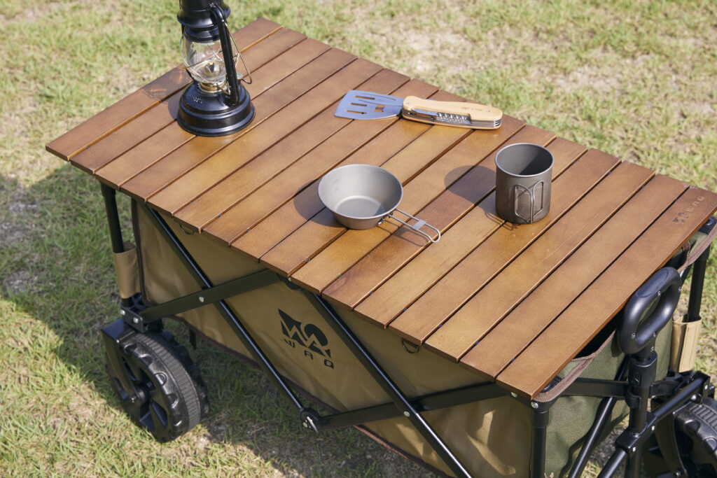 100均グッズで整理整頓！キャンプの「テーブルまわり収納」をDIY自作・DIYBE-PAL キャンプ、アウトドア、自然派生活の情報源ビーパル