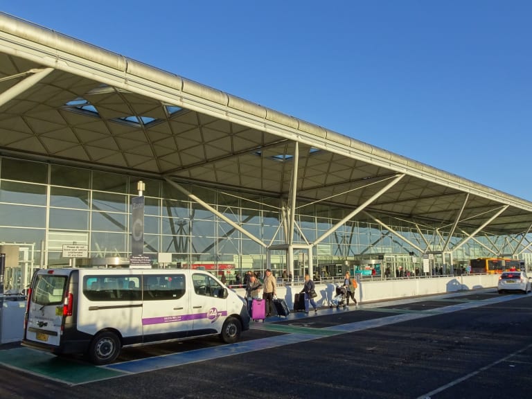 ロンドン スタンステッド空港STNクチコミ・アクセス・営業時間ロンドン フォートラベル