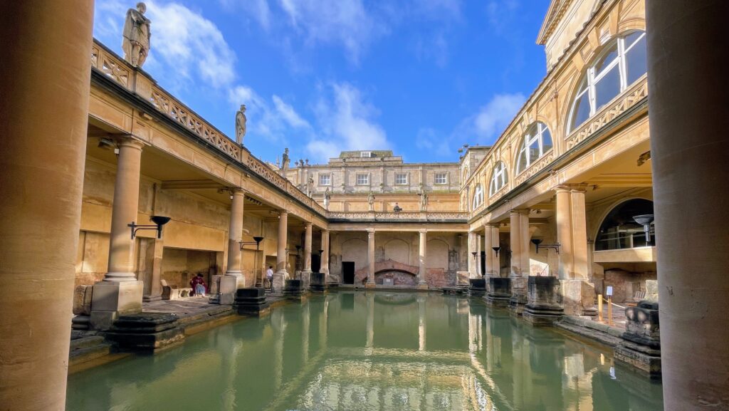 ローマン・バスで有名なイギリスのバースのガイド・観光とみどころとお店 イギリスの観光ガイド-アラフィフからの海外一人旅＆アラフォーからの沖縄離島一人旅