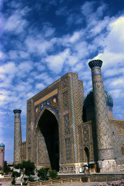 UZ078 サマルカンド・レギスタン広場書きたくてUZウズ 佐々木 謙一JICA海外協力隊の世界日記