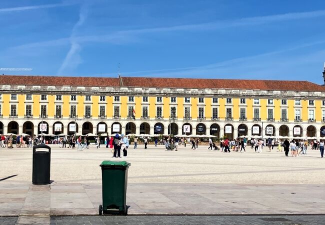 コメルシオ広場 - リスボンのおすすめ観光地・名所現地を知り尽くしたガイドによる口コミ情報 トラベルコ