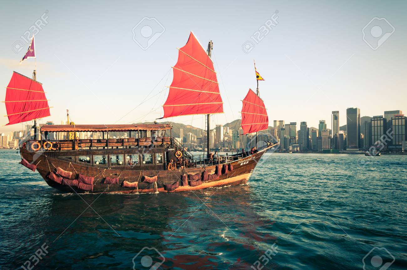 香港・マカオ予約ビクトリアハーバーを巡る昔ながらのジャンク船 アクアルナ＜乗船Eチケット 選べる時間帯