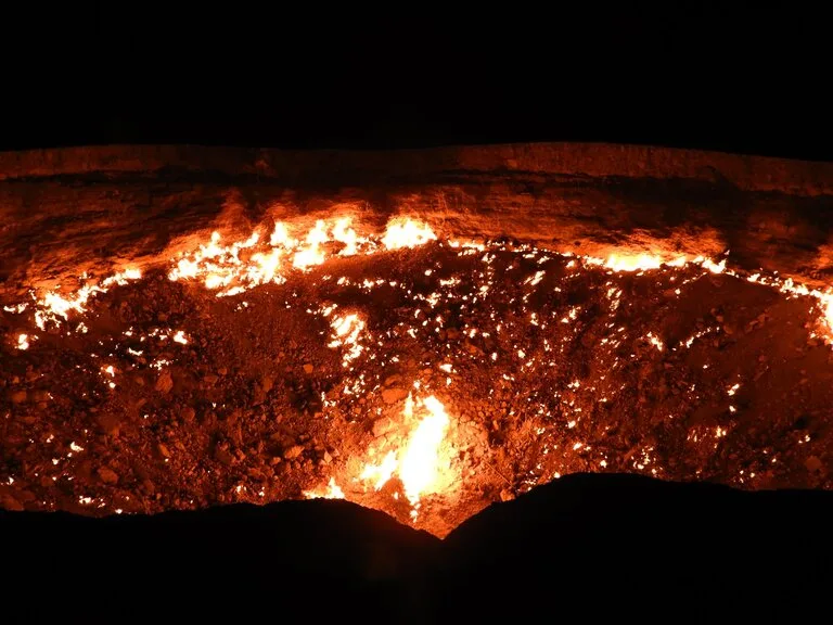 トルクメニスタン 7日間 地獄の門にキャンプ泊西遊旅行の個人旅行・フリープラン