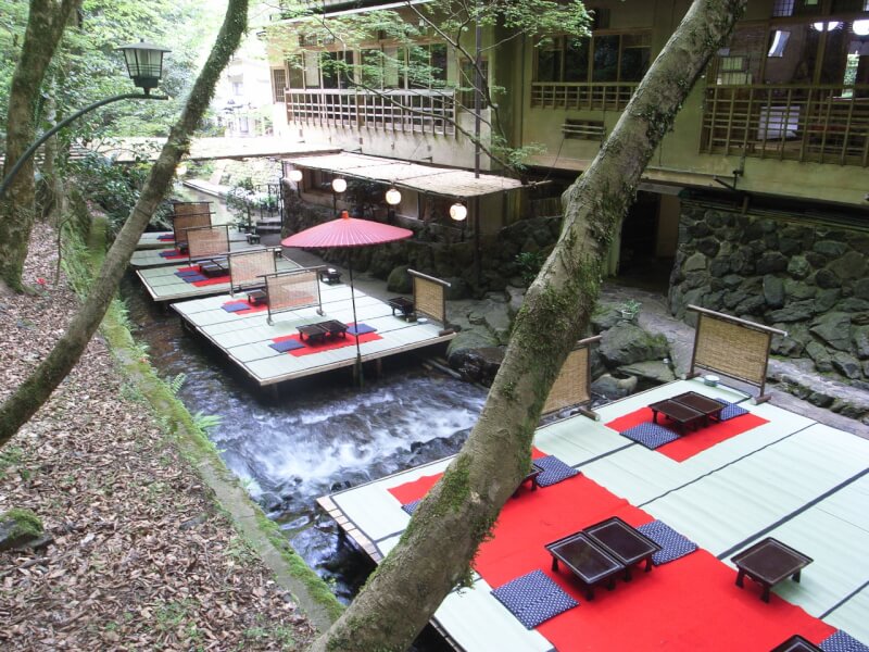 地元スタッフおすすめ！京都の川床ランチ・ディナー - まちかる観光・旅行のおすすめ情報webマガジン