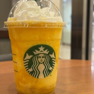 落ち着く度は都内No.1！スタバの聖地「ゲートシティ大崎店」3つのおすすめポイントとは？ Starbucks Coffee：電源あり毎日が生まれたて