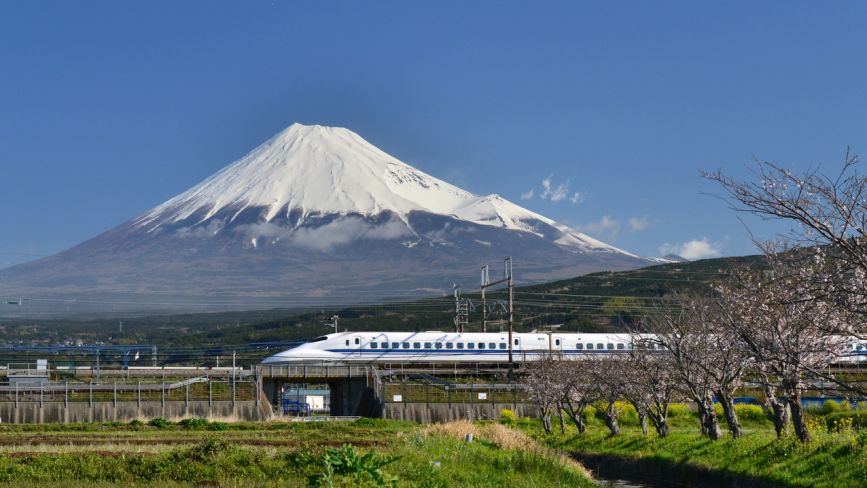 新幹線の窓から見る富士山ブログ株式会社ダイドーハント