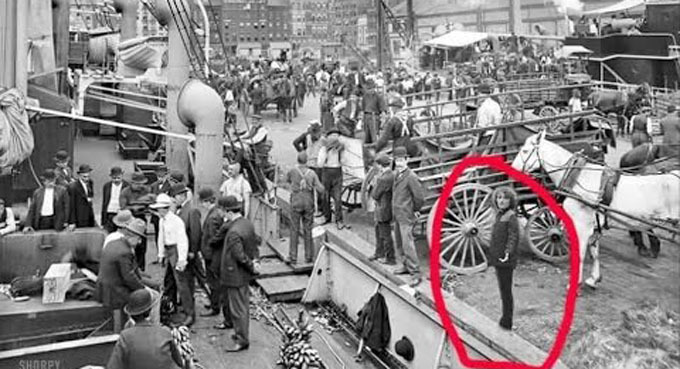 実在したタイムトラベラー？ 「ジョン・タイター」とは何者か