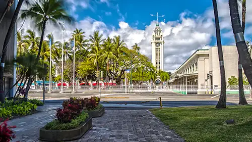 ホノルル港のシンボル「アロハタワー」!ハワイ情報マガジン ふら旅