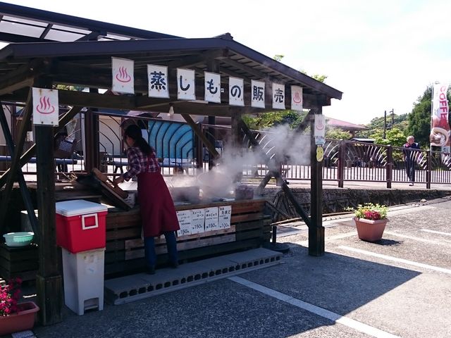 霧島温泉市場にも門松が🎍霧島市観光協会