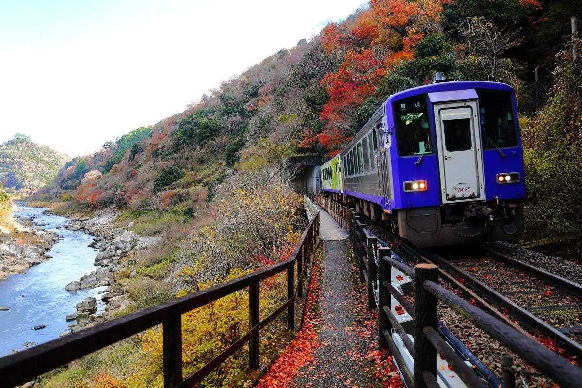 比叡山坂本駅から京都駅はJRで14分330円 新快速も停車