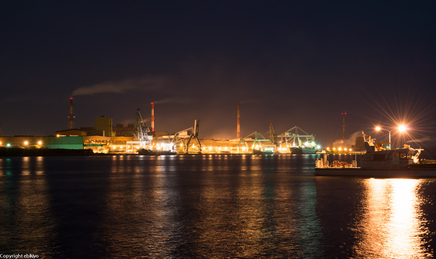 夜の工場が織りなす美しい景色本日2 23は工場夜景の日 ということで、 JFEスチール福山製鉄所の工場夜景を紹介します！