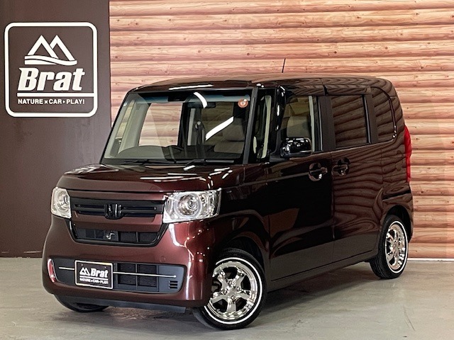 ホンダ「めちゃオシャ」なコンパクトSUV！ 激シブ「ブラウンカラー」に熱視線！ 「車中泊」旅したくなる「クロスター カスタム」とはくるまのニュース