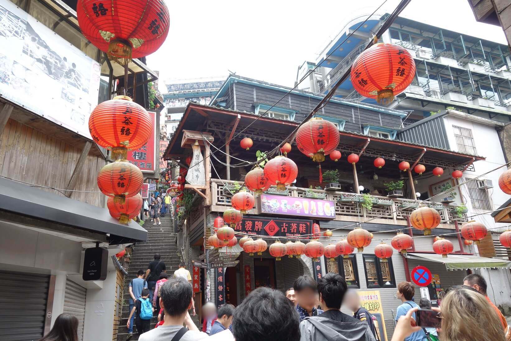 調査リリース 2025年夏の旅行トレンド全国調査 海外が復調し予算増＆国内は大阪万博に熱視線。若年層とシニアで高まる旅行 意欲データインテリジェンス×マーケティングで価値創造をともに株式会社ヴァリューズ