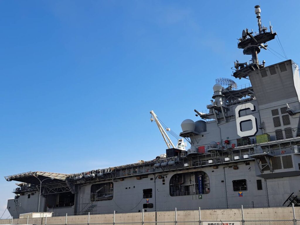 アメリカ級強襲揚陸艦 - Wikipedia