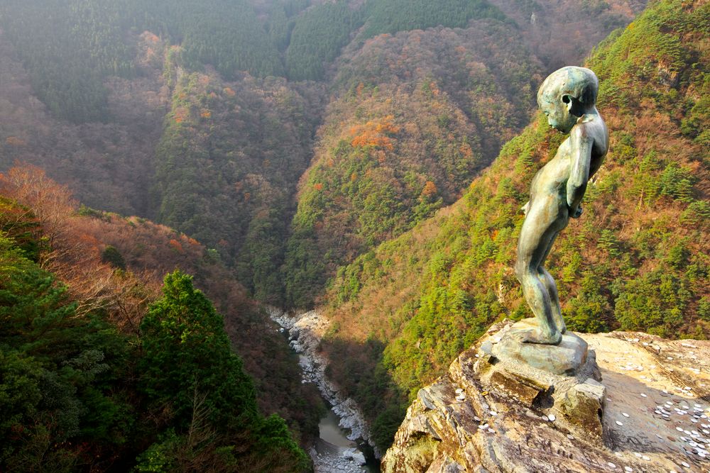 小便小僧とひの字渓谷：日本の隠れた絶景スポットを探る - ジェシーの日常