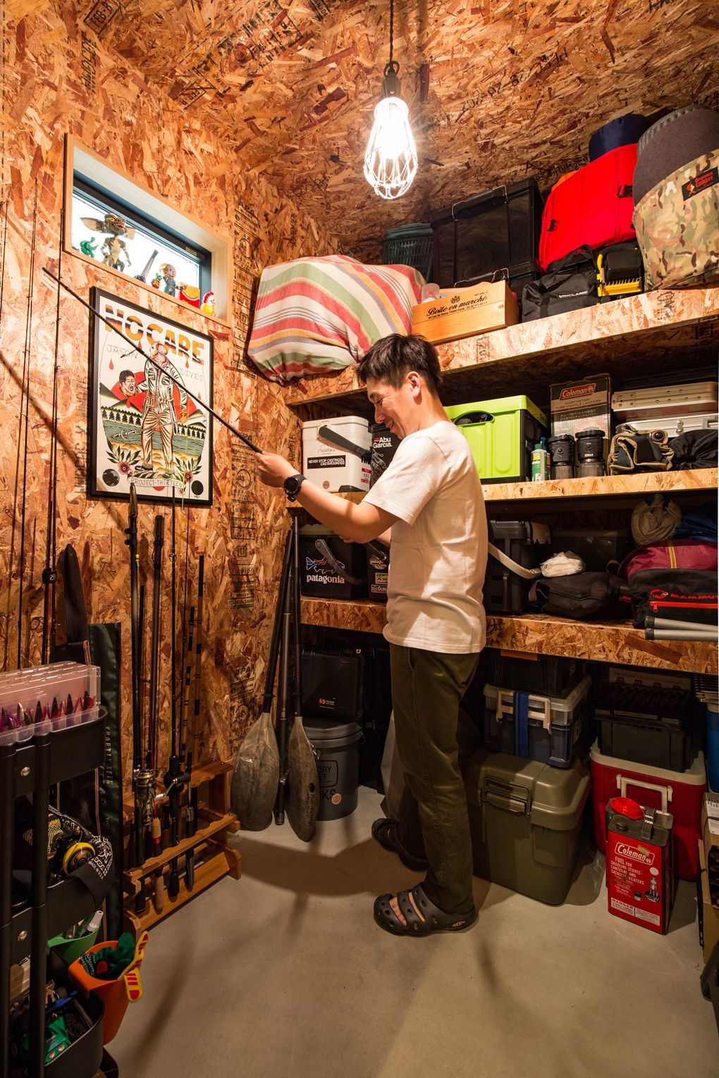 釣具の整理はラックの購入から!? 「釣り部屋の整理」にオススメのシェルフジギング魂