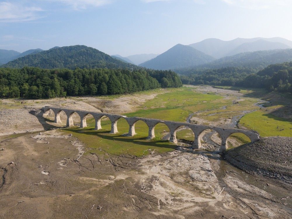 タウシュベツ川橋梁施設ガイド北海道 上士幌町