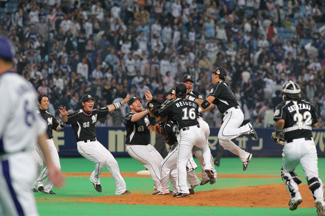 新型コロナウイルスの感染拡大の影響で、無観客で行われた中日―広島のオープン戦＝２０２０年２月２９日午後２時３７分、名古屋市東区のナゴヤドーム、山本正樹 撮影 15