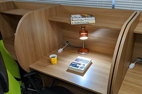 天神で勉強しやすいカフェならここ！天神周辺の長居できちゃうようなWi-Fiやコンセント完備のスペース